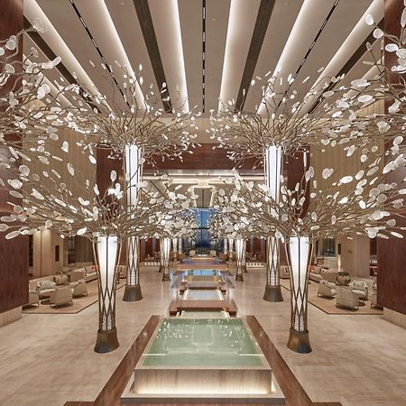 Mandarin Oriental Jumeira, Дубай Екстериор снимка The lobby of the Ritz-Carlton, DIFC