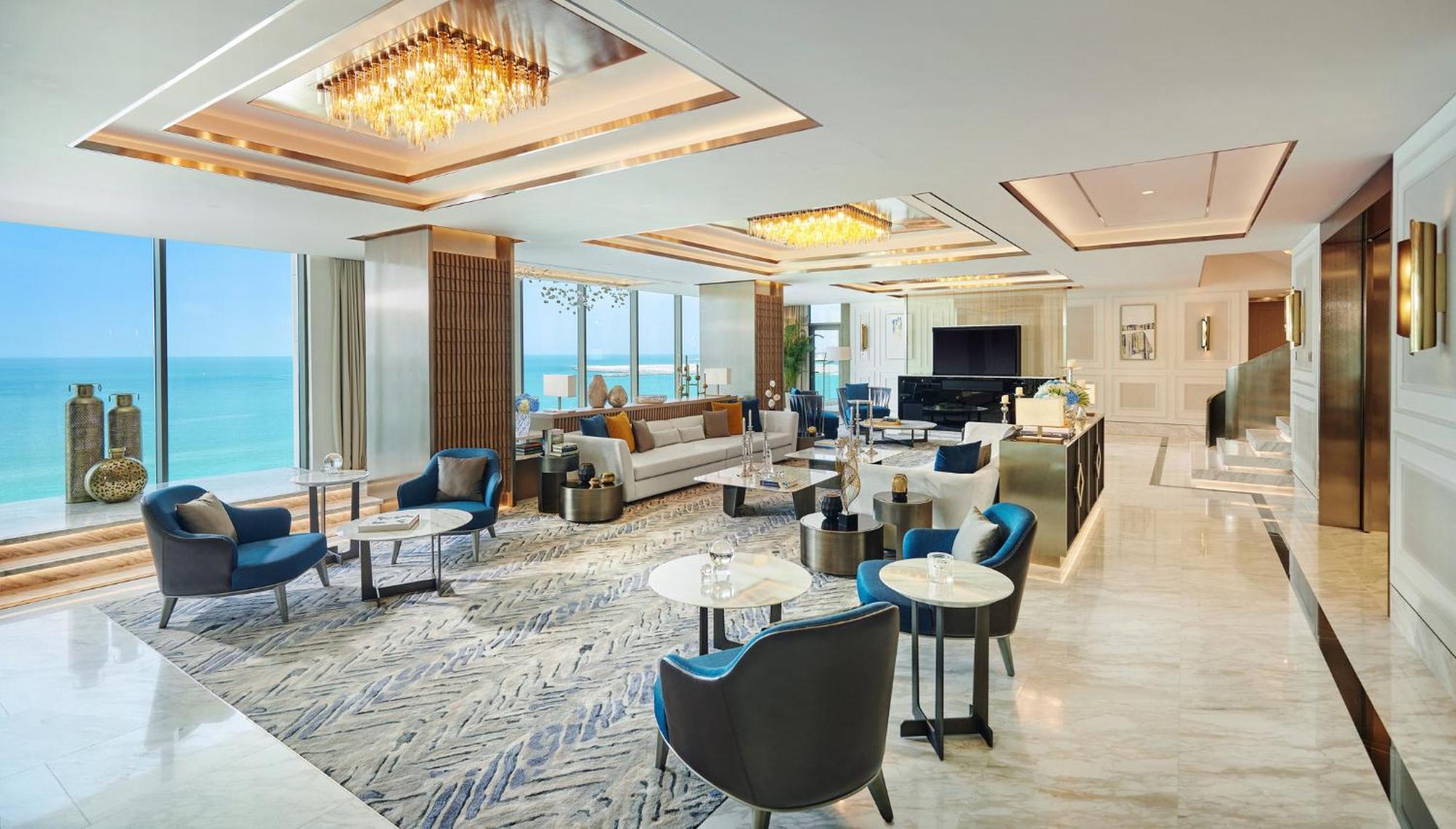 Mandarin Oriental Jumeira, Дубай Екстериор снимка The Club Lounge at the Westin Dubai
