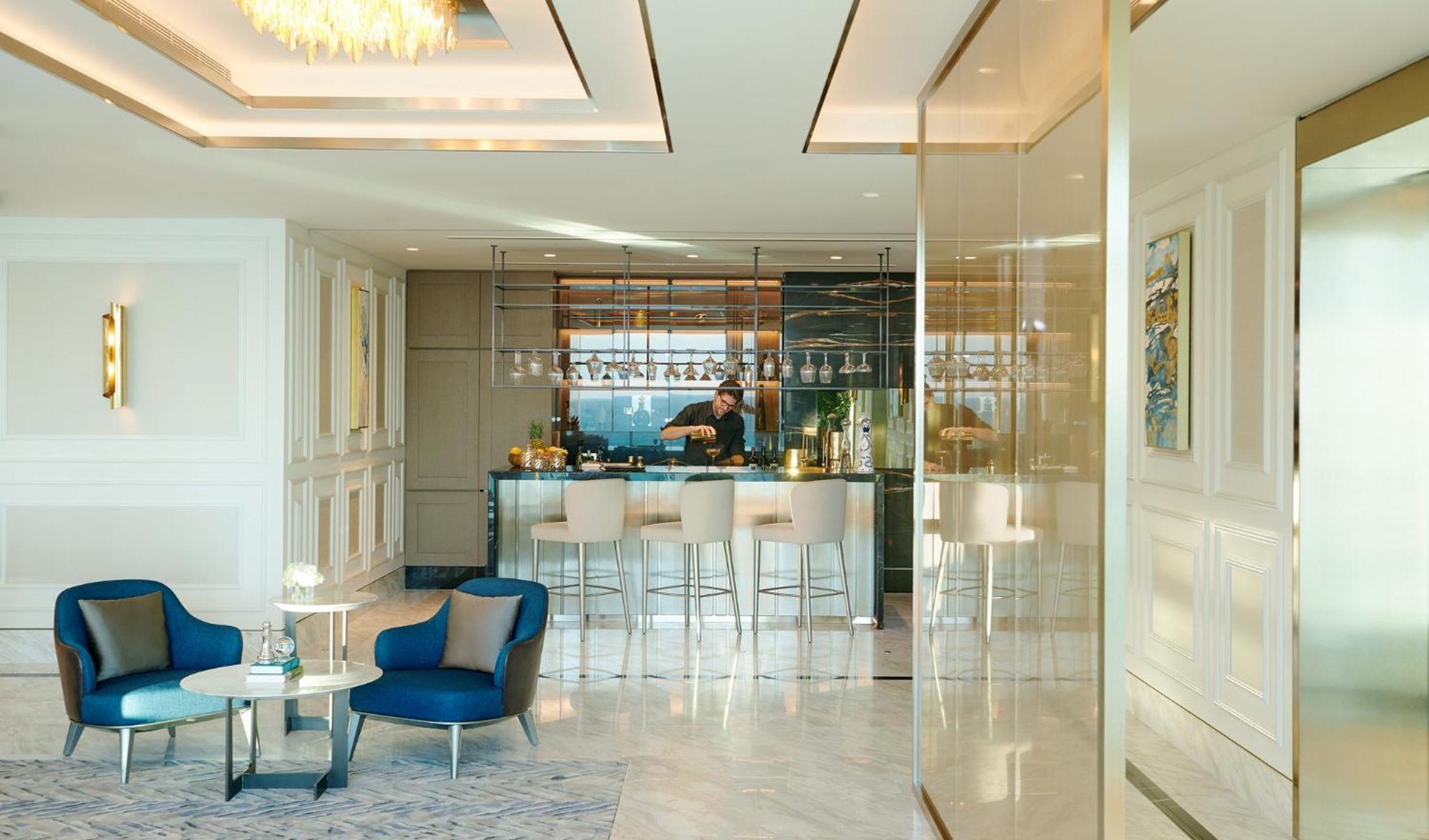Mandarin Oriental Jumeira, Дубай Екстериор снимка The bar at the 101 Club