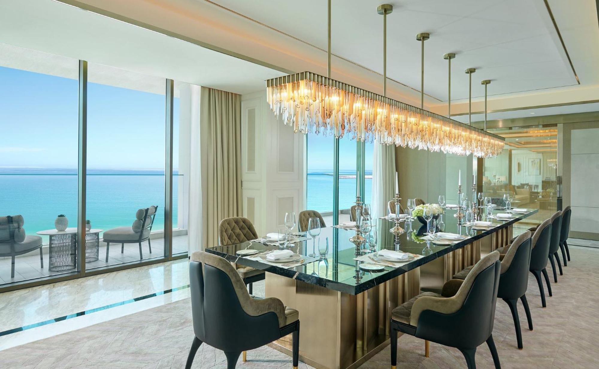 Mandarin Oriental Jumeira, Дубай Екстериор снимка The dining room of a 3-bedroom residence
