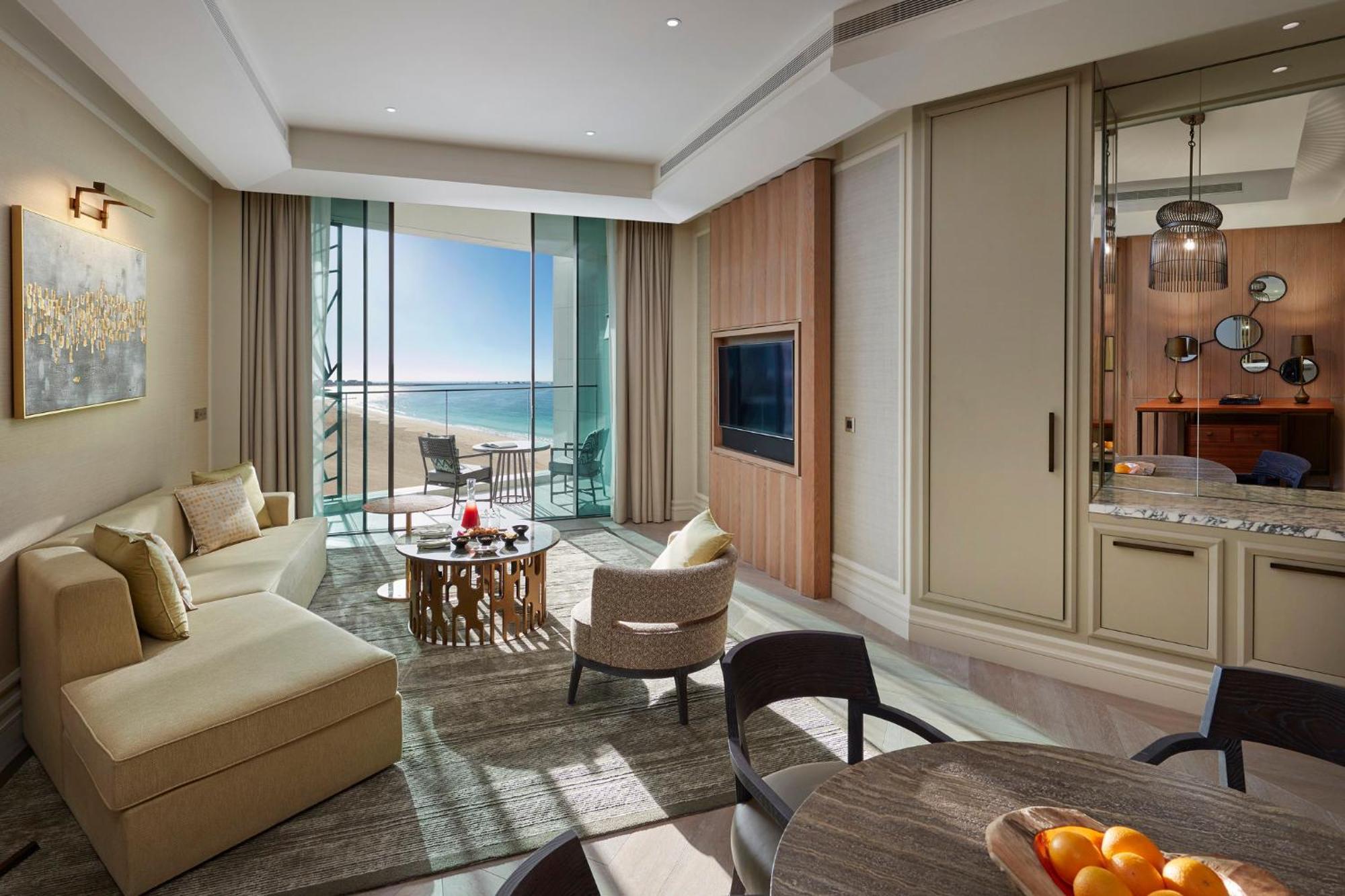 Mandarin Oriental Jumeira, Дубай Екстериор снимка A living room at the Ritz-Carlton, DIFC